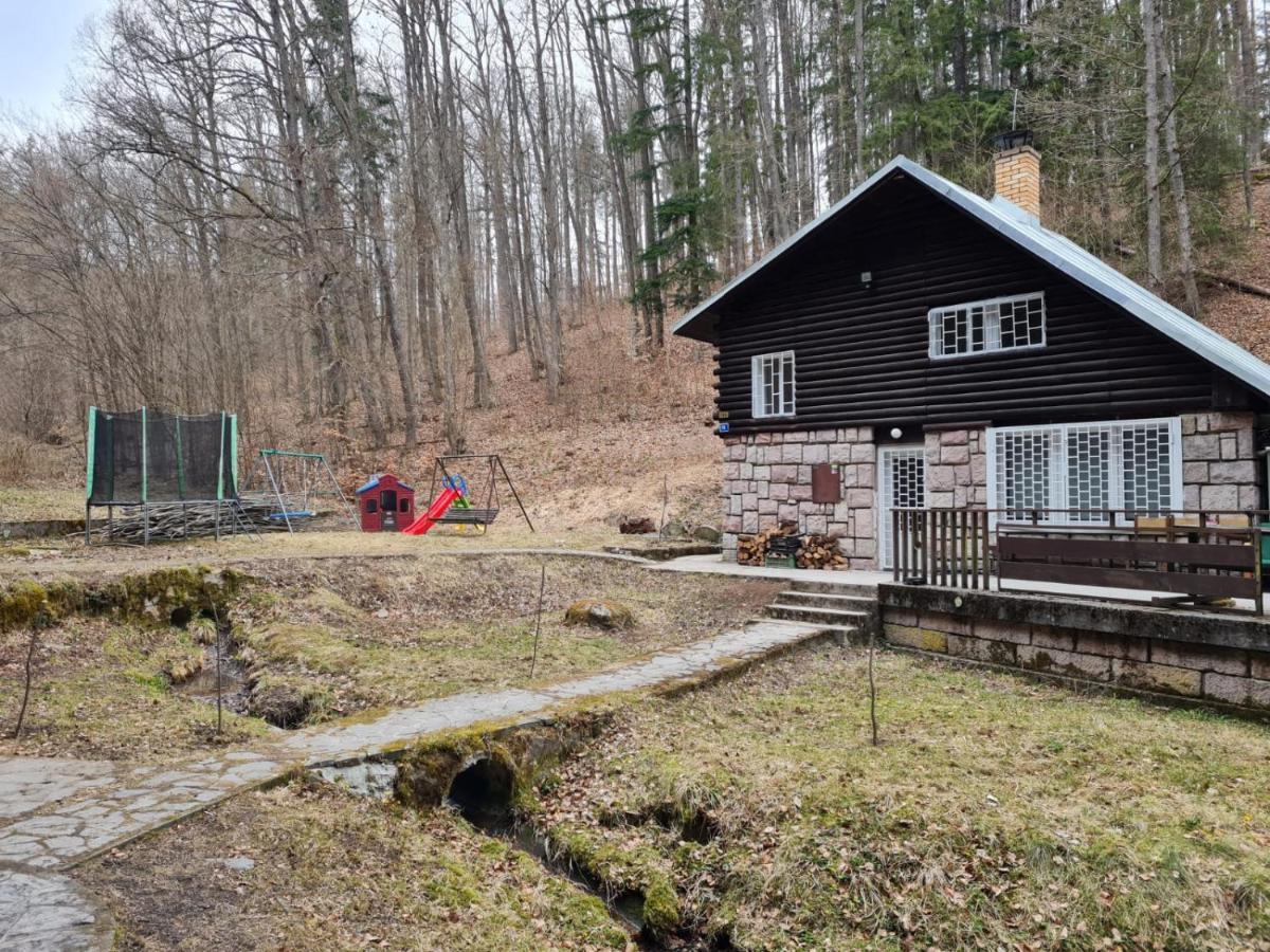 Horska Chata V Srdci Kremnickych Hor Banská Bystrica Exterior foto