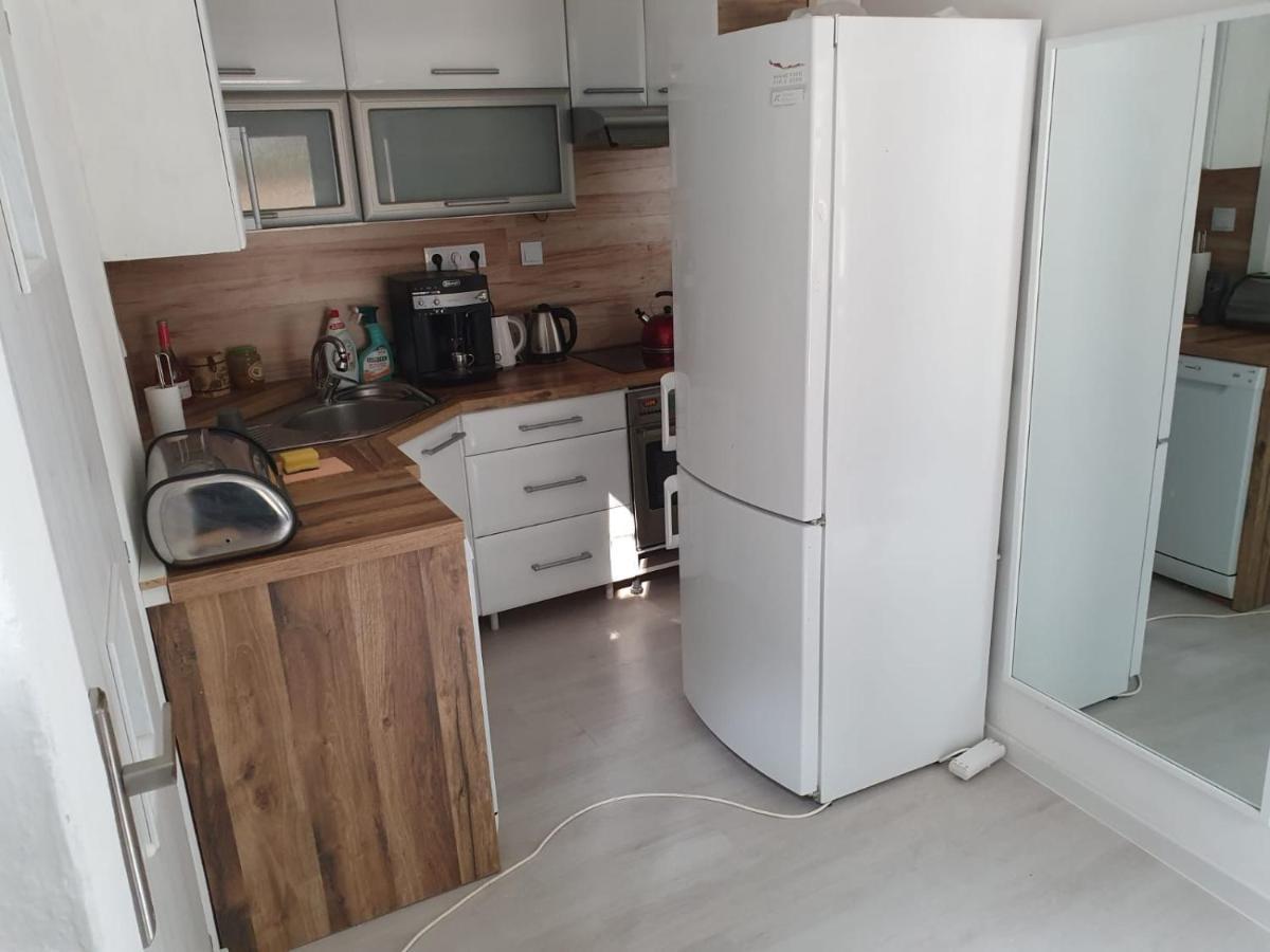 Horska Chata V Srdci Kremnickych Hor Banská Bystrica Exterior foto